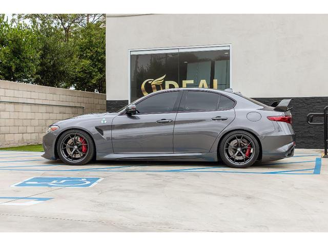 Photo of 2018 Vesuvio Gray Metallic Alfa Romeo Giulia