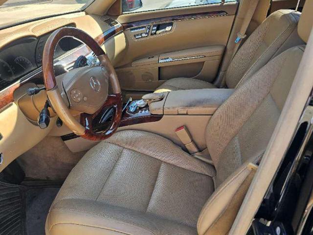 Photo of 2012 BLACK Mercedes-Benz S-Class