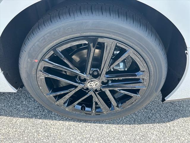 Photo of 2025 Ice Cap Toyota Camry