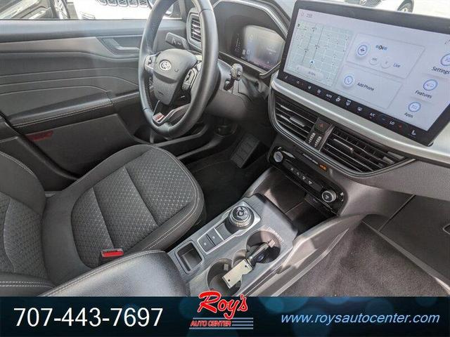 Photo of 2023 Iconic Silver Ford Escape