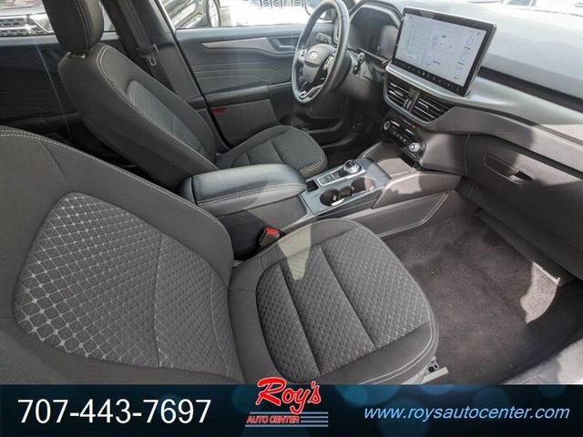 Photo of 2023 Iconic Silver Ford Escape