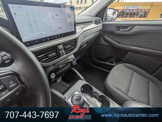 Photo of 2023 Iconic Silver Ford Escape