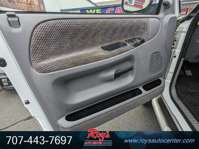 Photo of 1998 White Dodge Ram 2500