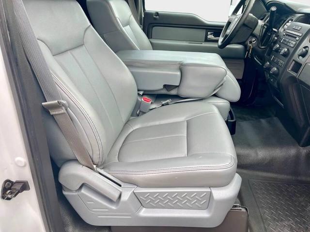 Photo of 2014 Oxford White Ford F-150