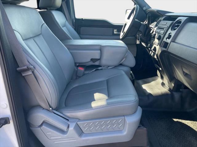 Photo of 2014 Oxford White Ford F-150
