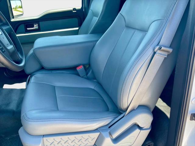 Photo of 2014 Oxford White Ford F-150