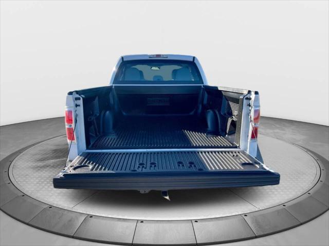 Photo of 2014 Oxford White Ford F-150