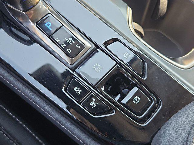 Photo of 2025 Eminent White Pearl Lexus NX 350h