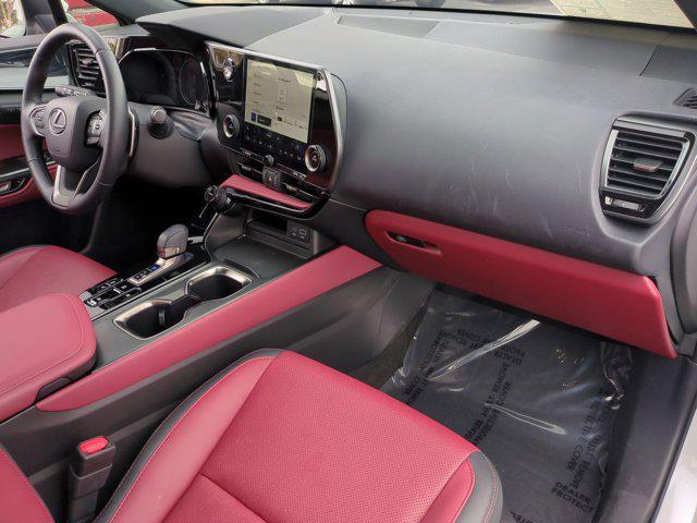 Photo of 2025 Eminent White Pearl Lexus NX 350h