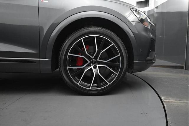 Photo of 2019 Gray Audi Q8