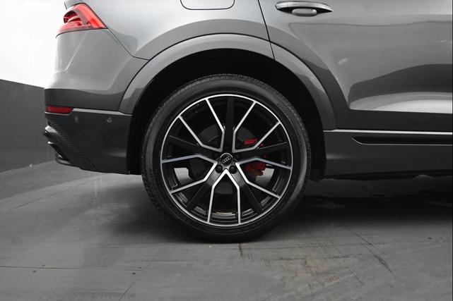 Photo of 2019 Gray Audi Q8