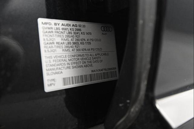 Photo of 2020 Orca Black Metallic Audi Q7