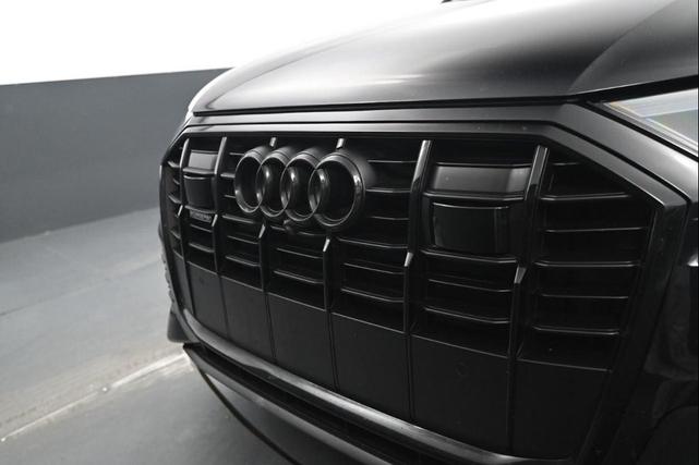 Photo of 2020 Orca Black Metallic Audi Q7