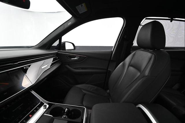 Photo of 2020 Orca Black Metallic Audi Q7