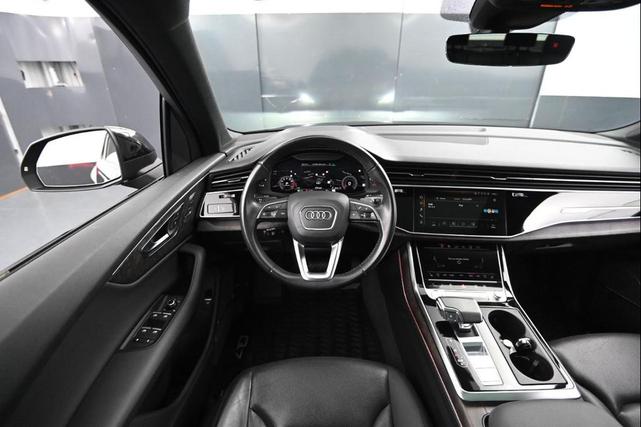 Photo of 2020 Orca Black Metallic Audi Q7