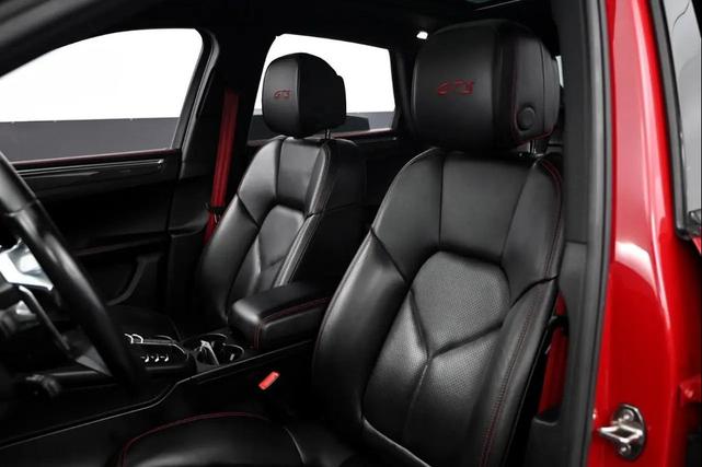 Photo of 2018 Carmine Red Porsche Macan