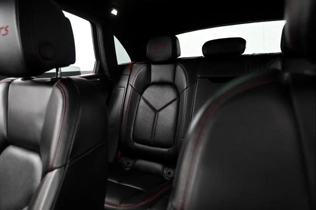 Photo of 2018 Carmine Red Porsche Macan
