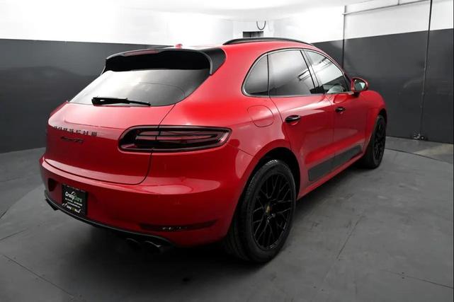 Photo of 2018 Carmine Red Porsche Macan