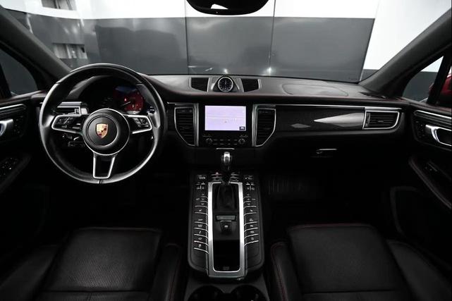 Photo of 2018 Carmine Red Porsche Macan