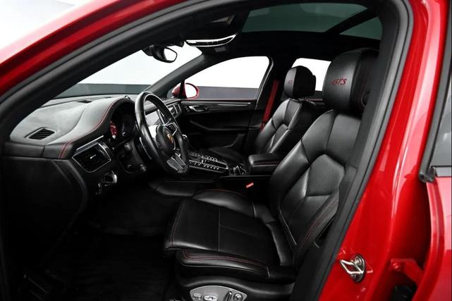 Photo of 2018 Carmine Red Porsche Macan