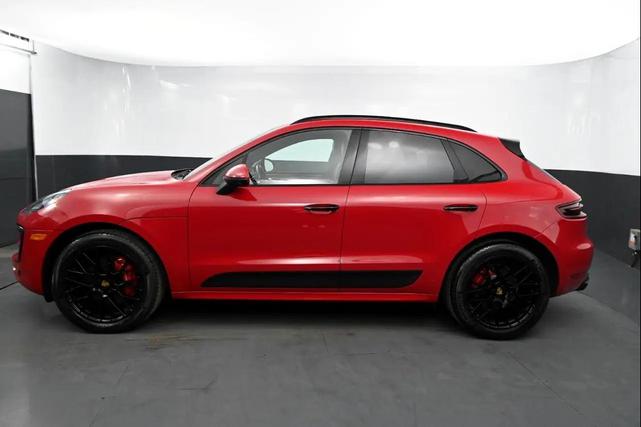 Photo of 2018 Carmine Red Porsche Macan