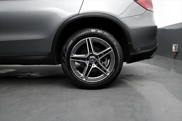 Photo of 2022 Gray Mercedes-Benz GLC 300