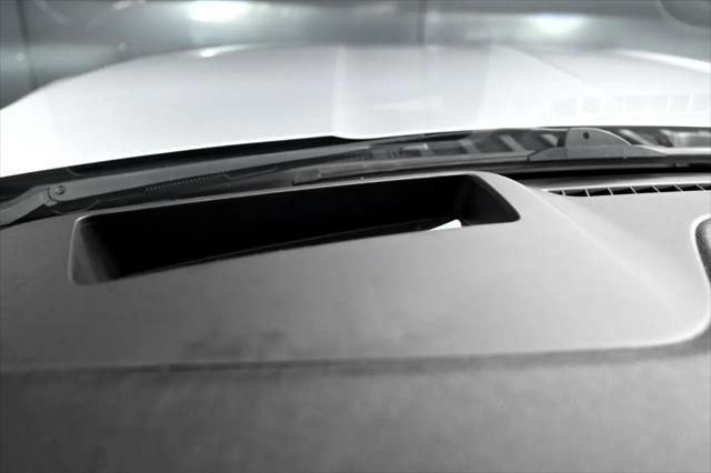 Photo of 2020 Silver Radiance Lincoln Navigator