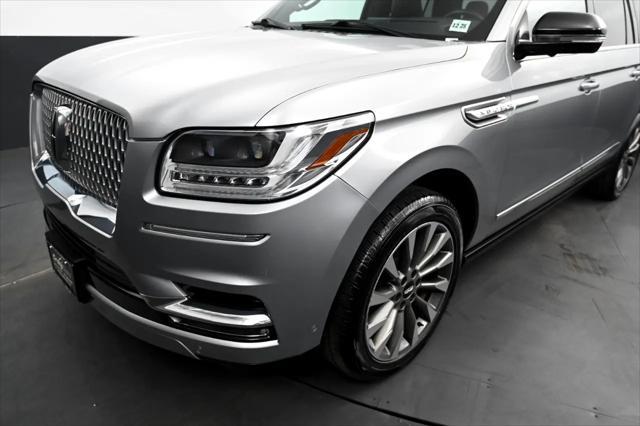 Photo of 2020 Silver Radiance Lincoln Navigator