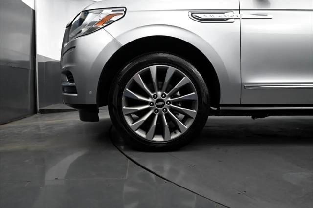 Photo of 2020 Silver Radiance Lincoln Navigator