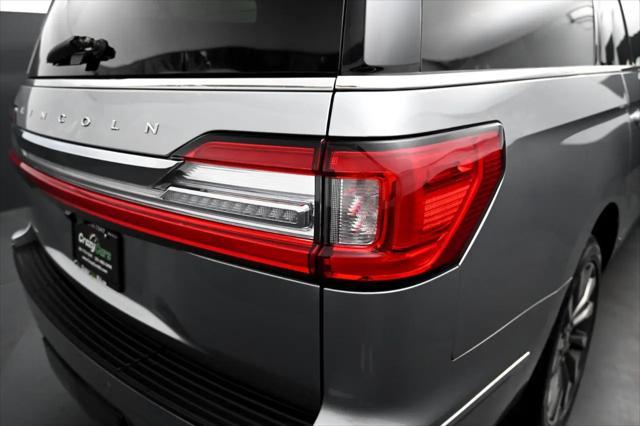 Photo of 2020 Silver Radiance Lincoln Navigator
