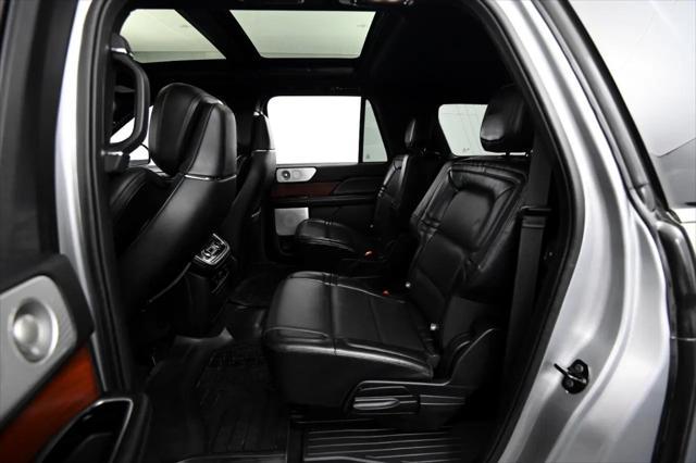 Photo of 2020 Silver Radiance Lincoln Navigator