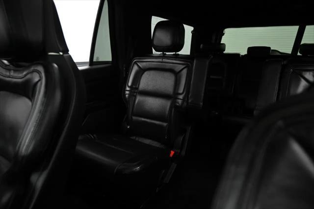Photo of 2020 Silver Radiance Lincoln Navigator