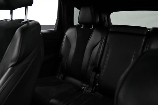 Photo of 2022 Performance Red Pearl Acura MDX
