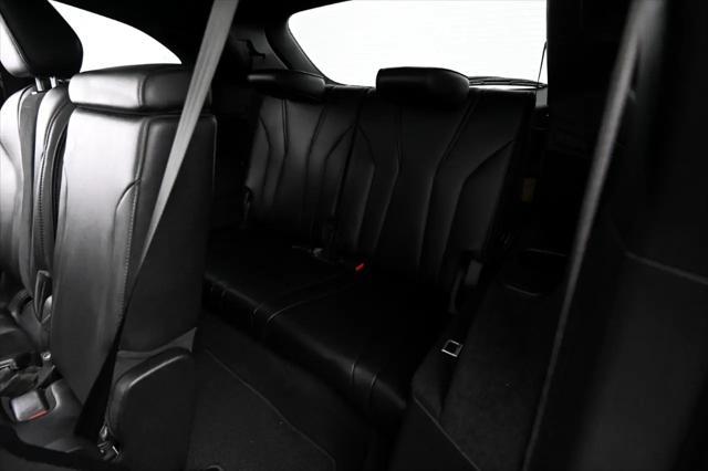 Photo of 2022 Performance Red Pearl Acura MDX