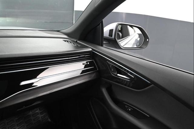 Photo of 2019 Florett Silver Metallic Audi Q8