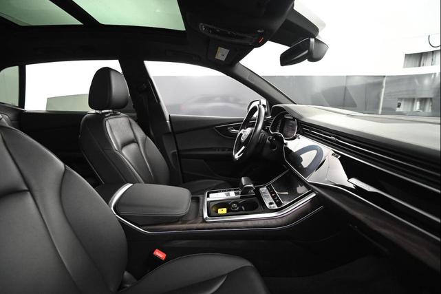 Photo of 2019 Florett Silver Metallic Audi Q8
