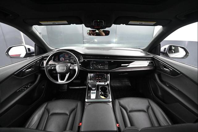 Photo of 2019 Florett Silver Metallic Audi Q8