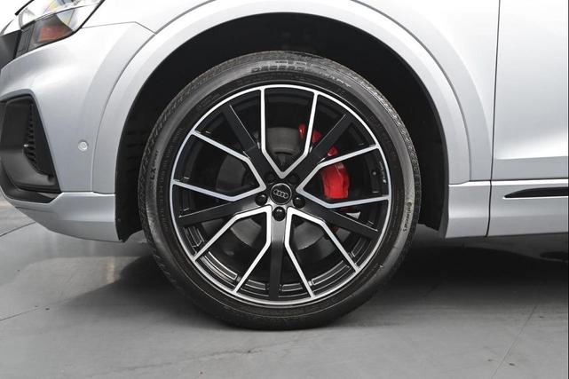 Photo of 2019 Florett Silver Metallic Audi Q8