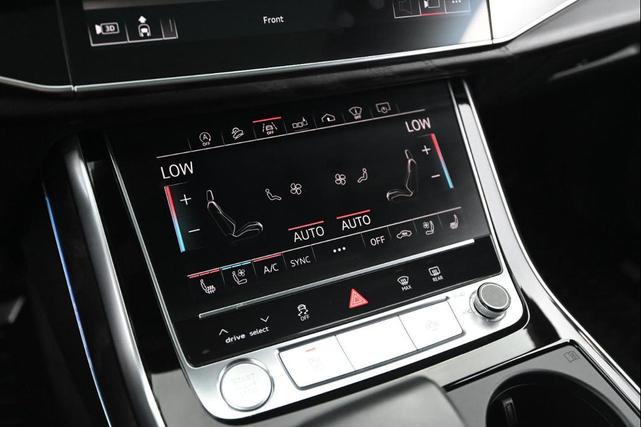 Photo of 2019 Florett Silver Metallic Audi Q8