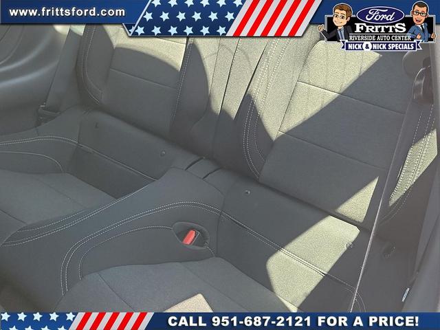 Photo of 2025 Oxford White Ford Mustang