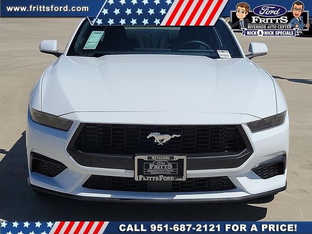 Photo of 2025 Oxford White Ford Mustang