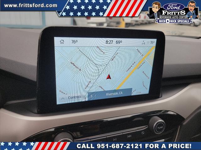 Photo of 2022 Oxford White Ford Escape