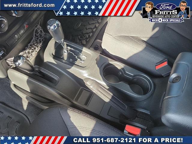 Photo of 2016 Granite Crystal Metallic Clearcoat Jeep Wrangler Unlimited