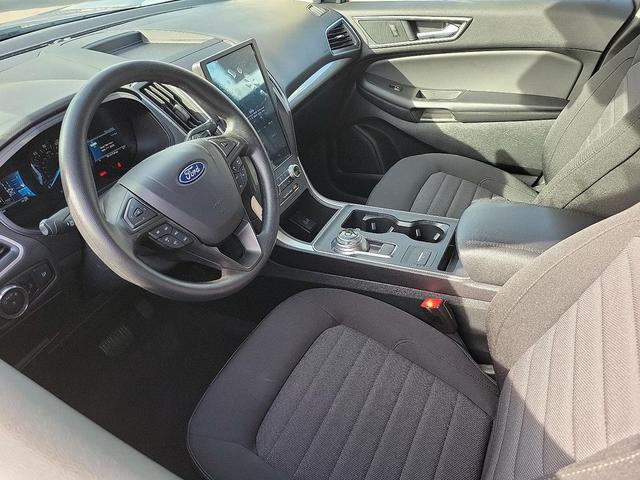 Photo of 2024 Carbonized Gray Metallic Ford Edge