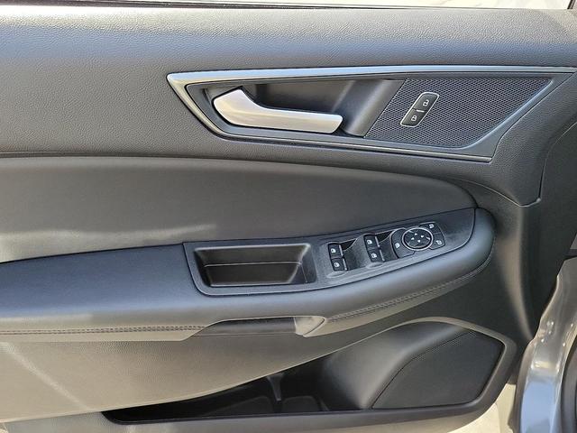 Photo of 2024 Carbonized Gray Metallic Ford Edge