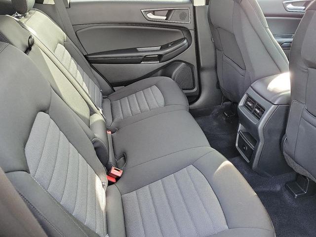 Photo of 2024 Carbonized Gray Metallic Ford Edge