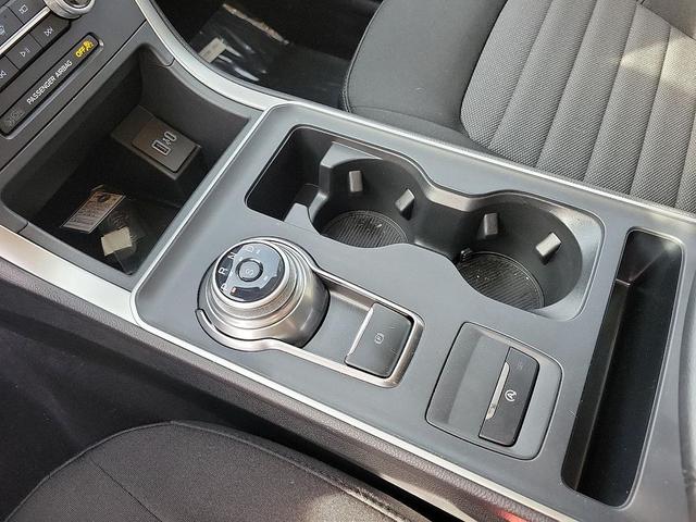 Photo of 2024 Carbonized Gray Metallic Ford Edge