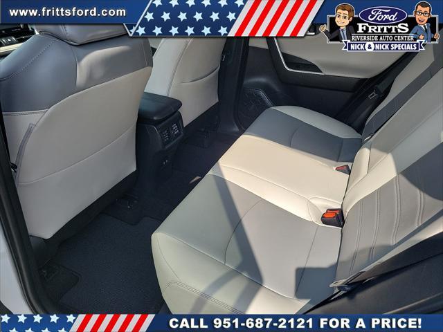 Photo of 2020 Blizzard Pearl Toyota RAV4