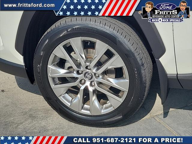 Photo of 2020 Blizzard Pearl Toyota RAV4
