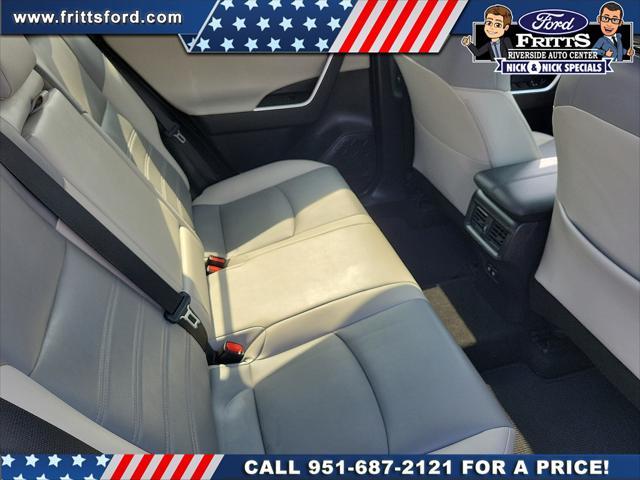 Photo of 2020 Blizzard Pearl Toyota RAV4